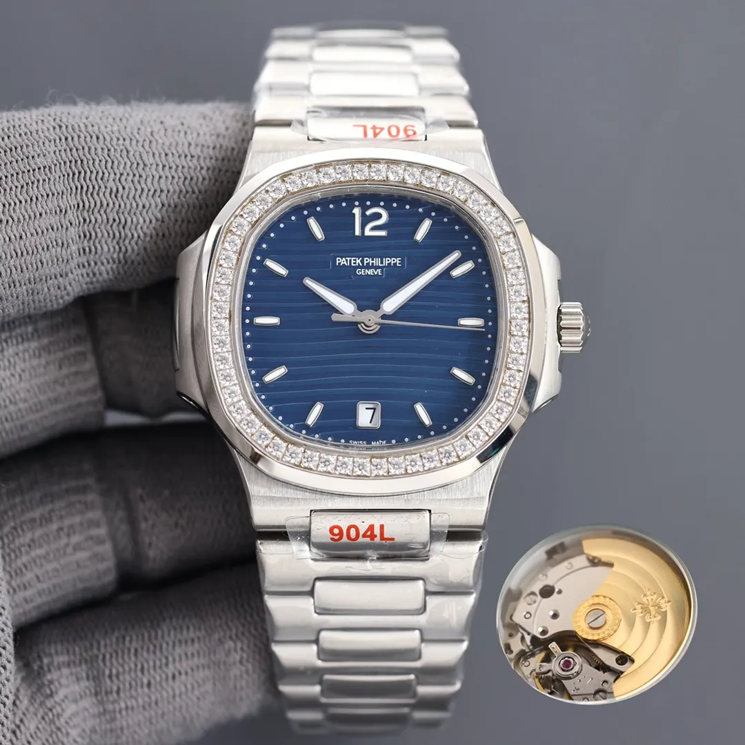 【High-end replica】💰1360! Customized all-in-one machine 💰1920! Patek Philippe Nautilus co-branded Tiffany series global limited edition has arrived🔥It is still the Tt factory's professional quality assurance and high cost performance🎈🎈 [PATEK PHILIPPE] Patek Philippe Elegant Sports Series 5711/1A Nautilus, the king of steel watches, the best detoxification solution on the Internet! Details: 1⃣️With customized 9015 all-in-one automatic movement. 2⃣️316L customized ergonomic watch strap! 3⃣️The beads in the steel belt are diamond-shaped, which is consistent with the original product. 4⃣️Diameter 40 mm. Wearing 5711/1A not only shows youthful vitality, but also exudes a strong sense of calmness from the inside out. It is a well-deserved "King of Steel Watches"!